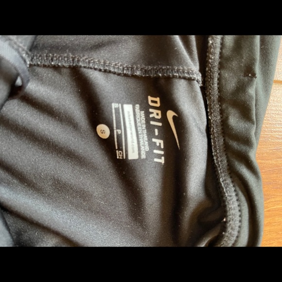 Nike Running Shorts - Picture 2 of 3